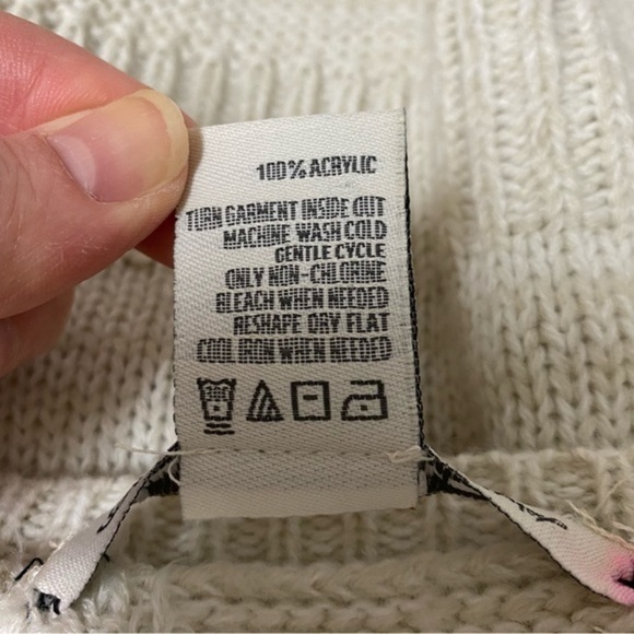 American Rag Sweater - Picture 5 of 5